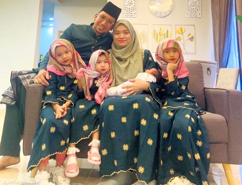 Bapa serabut cari duit, budak 6 tahun 'slamber' belanja kawan sampai RM1600. Misteri kehilangan simpanan tunai seorang lelaki sebanyak RM1600 terjawab selepas anaknya yang berusia 6 tahun membuka cerita. Terkejut bapanya bila tahu cerita sebenar disebalik kehilangan wangnya.