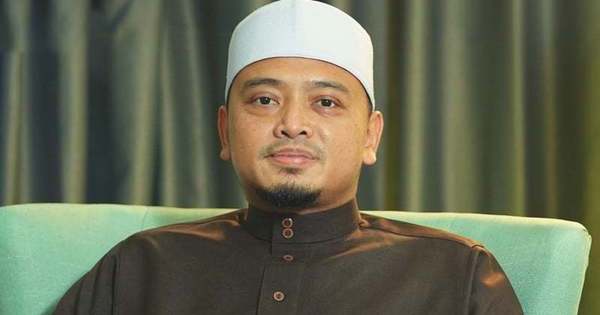 Janna Nick mengaku rasa terhina jemput Ustaz Wadi ke majlis perkahwinan. Selepas pelbagai kecaman diterima pendakwah bebas Ustaz Wadi Anuar kerana hadir ke majlis perkahwinan Janna Nick yang diadakan ala-ala barat, akhirnya Janna Nick tampil bersuara.