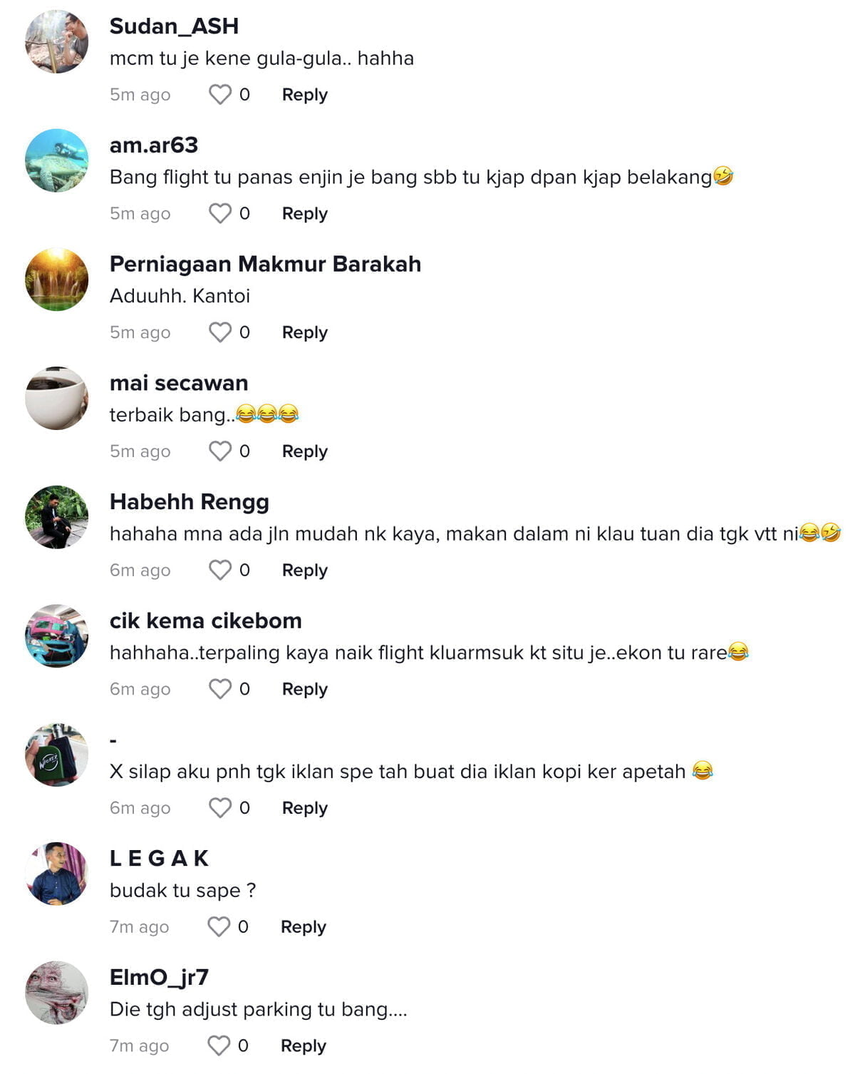KANTOI! Geng Forex tayang duit, bergaya "acah-acah" naik private jet. Sekali individu dedahkan kisah sebenar pesawat tak bergerak. Baru-baru ini orang ramai berasa geli hati apabila melihat sekumpul pemuda mempromosikan kelas Forex dengan mempamerkan gaya hidup mewah dengan menaiki jet peribadi, deretan kereta mewah, serta wang tunai penuh satu beg bagasi.