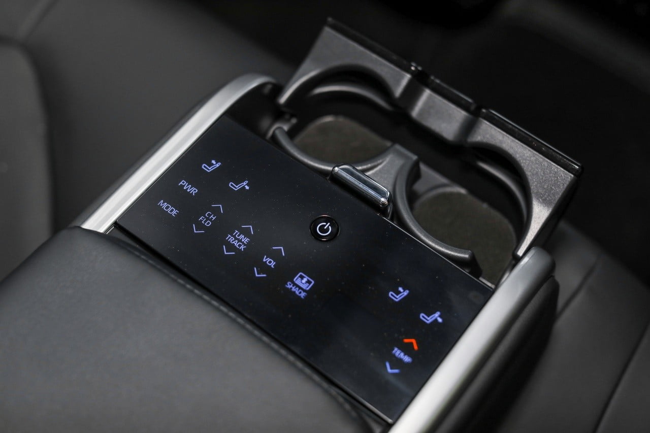 Daripada kereta pakcik-pakcik, kini menjadi kegilaan semua golongan. Ini kehebatan Toyota Camry yang 'power gila'