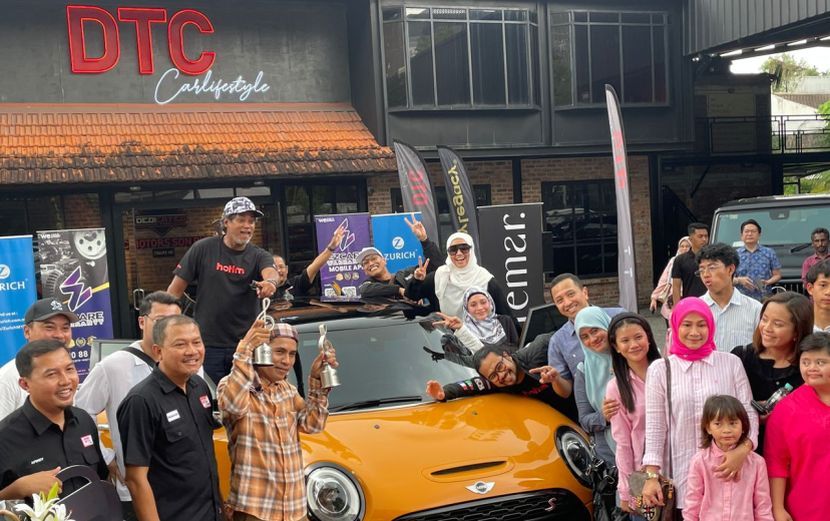 Akhirnya 'barkoba' terima hadiah kereta mahal, netizen tumpang gembira. Pemenang Bintang Paling Popular Anugerah Bintang Popular Berita Harian ke- 35 (ABPBH35), Bell Ngasri menerima kereta jenama Mini Cooper Clubman tajaan syarikat kenderaan DTC Motors pada pagi Isnin.