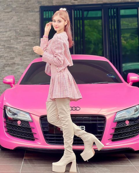 Dah macam patung Barbie, ramai terkejut lihat penampilan penyanyi ini. Penyanyi BBNU, Masya Masyitah mengejutkan ramai apabila berkongsi penampilan terkininya yang seakan sudah menanggalkan tudung.