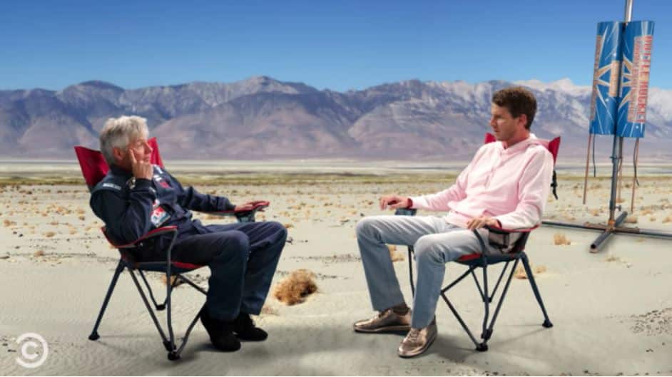 Lelaki tua ini terbunuh, roket menjunam ke bumi, geng teori bumi rata wajib insaf. Pada Disember 2019, berbekalkan keyakinan dan kemajuannya dalam roket buatan sendiri, "Mad" Mike Hughes berfantasi tentang ketika mana dia menunjukkan kepada manusia bahawa kita sebenarnya tinggal di atas Bumi yang rata. Rancangannya adalah untuk cuba terbang dengan ketinggian beberapa kilometer dalam sebuah belon, kemudiannya melancarkan roket ke garisan Karman (penghalang sejauh 100 kilometer yang memisahkan atmosfera dan ruang vakum angkasa lepas). "Untuk tempoh 3 jam, dunia berhenti," kata Mike yang membayangkan reaksi ini ketika membuat stream langsung.