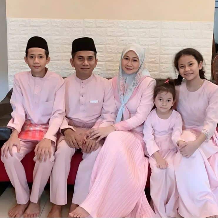 Ramai suka lawak 'Barkoba', isteri dedah perangai sebenar Bell di rumah buat ramai tertipu. Setiap manusia mempunyai perwatakan yang berbeza mengikut situasi yang bersesuaian.Adakalanya kita boleh bergelak tawa, adakalanya kita perlu bersikap serius walaupun secara luarannya orang lain menganggap kita seorang yang ceria sepanjang masa. Begitulah lumrah kehidupan sang juara ABPBH yang ke-35, Bell Ngasri.