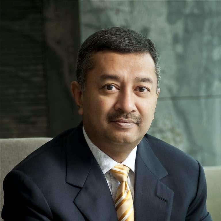 Ramai tak tahu, ini senarai Orang Melayu Malaysia paling kaya. Berdasarkan kedudukan (ranking) senarai 50 orang terkaya di Malaysia pada tahun 2023 yang diterbitkan oleh majalah perniagaan popular Forbes, (www.forbes.com) terdapat tiga individu melayu tersenarai dalam ranking tersebut berbanding tujuh individu pada tahun lepas