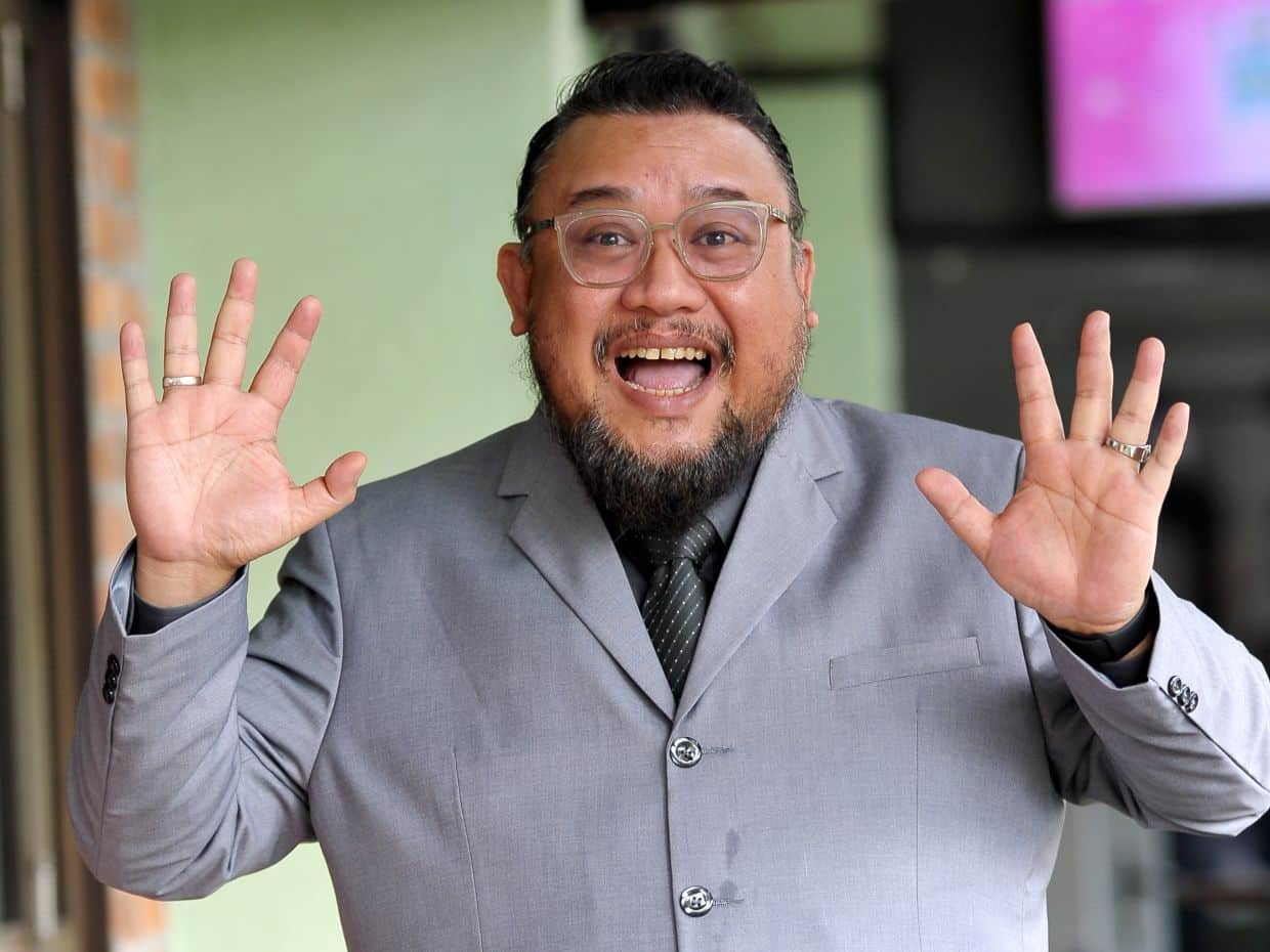 Rezeki Afdlin, artis pertama dilantik jawatan dalam DBKL, pangkat besar tu. dan pengarah Datuk Afdlin Shauki mengorak setapak dalam kariernya apabila dilantik sebagai Ahli Lembaga Penasihat Dewan Bandaraya Kuala Lumpur (DBKL) bermula 7 Julai 2023.