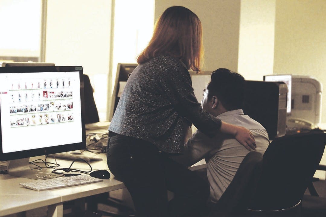 Selalu balik lewat, rupanya sering chek in dengan rakan sekerja, siap bawa anak lagi. Seorang wanita telah memuat naik sebuah kisah sedih di Twitter tentang suaminya yang menjalinkan hubungan cinta dengan rakan sekerja.