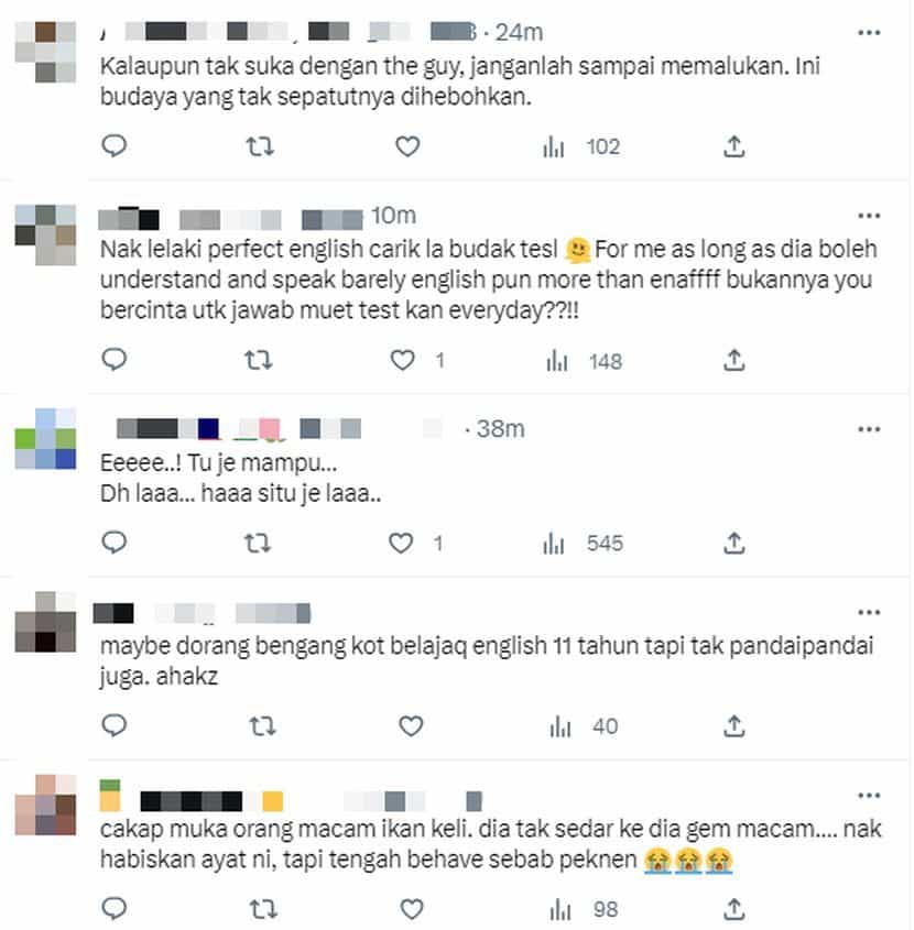 Wanita ini ketawa berjemaah dapat mesej dari ex-BF, grammar ke laut, siap kata lelaki bodoh. memaparkan empat wanita yang mentertawakan kesalahan tatabahasa seorang lelaki mengundang pelbagai reaksi di media sosial.