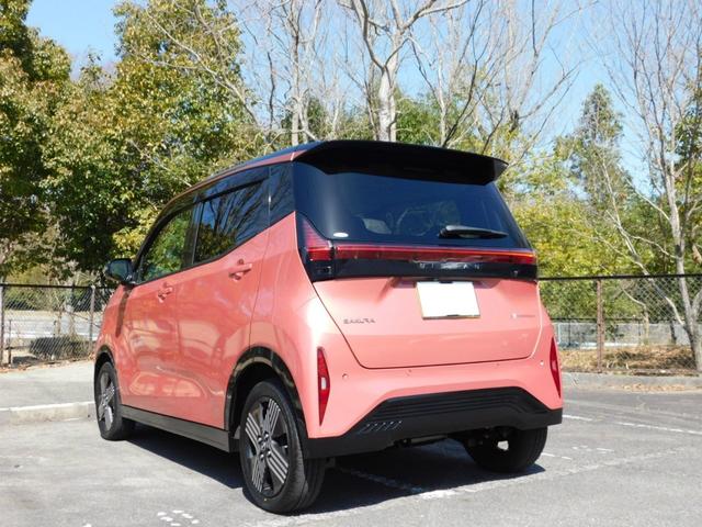 Kereta comel EV Nissan terbaru hanya boleh pandu 180km, tetap laku keras, 50k unit dah terjual.Penangan kenderaan elektrik (EV) memang hebat dan tidak kurang yang mahu merasa. Kepada yang mahu mencuba atau memandu tidak jauh, bolehlah dapatkan EV biasa dahulu.EV dengan jarak pemanduan ratusan kilometer nampak bagus, tetapi lebih besar kapasiti bateri, lebih tinggi harganya.