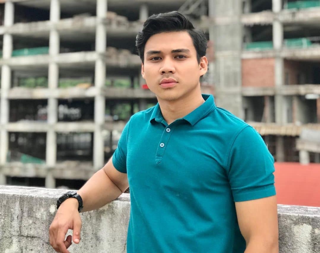 Selepas 6 bulan tak terima 'job' berlakon, aktor ini baru tahu kena sihir, rakan artis juga yang buat.Pelakon, Raja Atiqullah, 23, mendedahkan selesai menjalani rawatan selepas disahkan terkena buatan orang kira-kira sebulan lalu.Kata pelakon yang mesra disapa Atiq itu, rawatan tersebut adalah yang kedua dilakukan untuk memastikan dirinya bebas sihir tersebut.