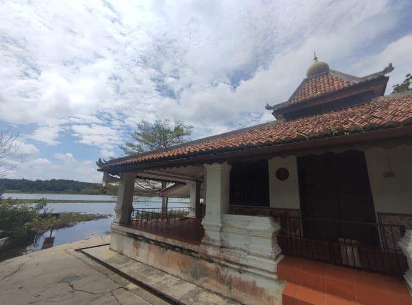 Ada di gigi empangan saja, ketahui 11 fakta menarik Masjid Lama Machap
