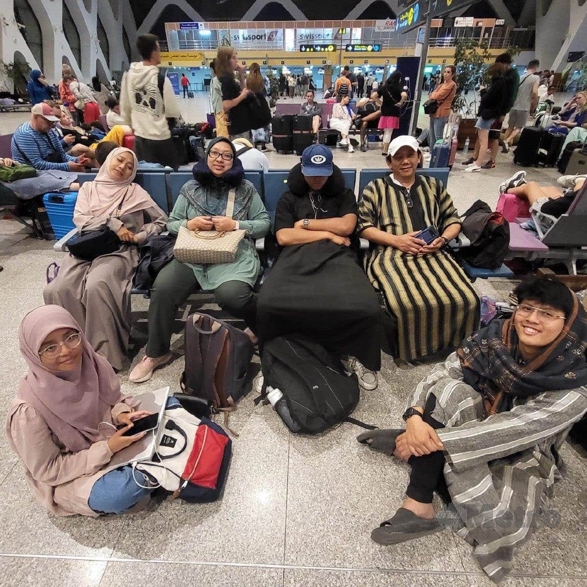 Dah macam kiamat, rakyat Malaysia ini kongsi detik menakutkan hadapi gempa bumi di Maghribi.Bagaikan berada dalam kotak yang digoncang kuat. Itu detik cemas dilalui sekumpulan rakyat Malaysia ketika gempa bumi melanda Maghribi, malam, Jumaat lalu.