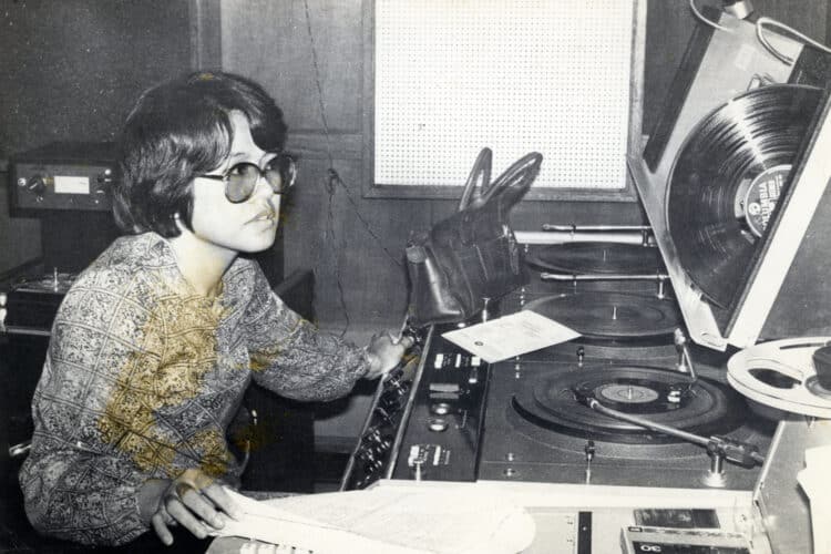 Genius seni bahasa dulu baca skrip terbuang, rupanya ini cerita di sebalik 'Salam Terakhir'.Usia 74 tahun tidak menghalang penulis skrip dan lirik serta penerbit drama dan filem tersohor, Datuk Habsah Hassan terus menabur bakti kepada industri seni tanah air.