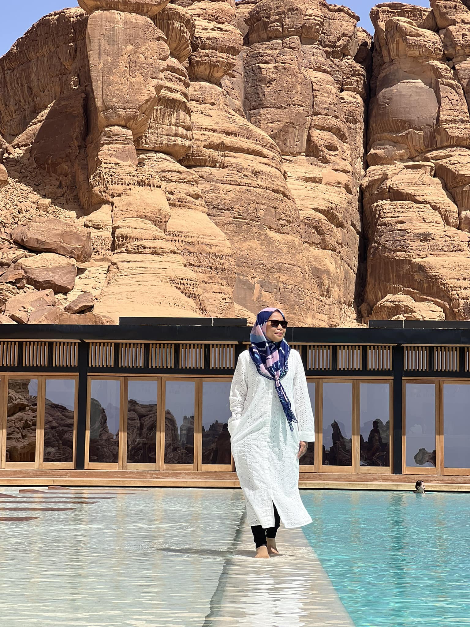 Wanita Malaysia ini cerita keadaan sebenar kota dilaknat Al Ula, tempat Zul Ariffin lawati sampai disound Ustaz Azhar Idrus. Perkongsian pelakon dan hero terkenal tanah air, Zul Ariffin yang memuat naik video Ogos lalu ketika berkunjung ke kota Al Ula, Arab Saudi kembali viral sehingga mendapat kritikan netizen.