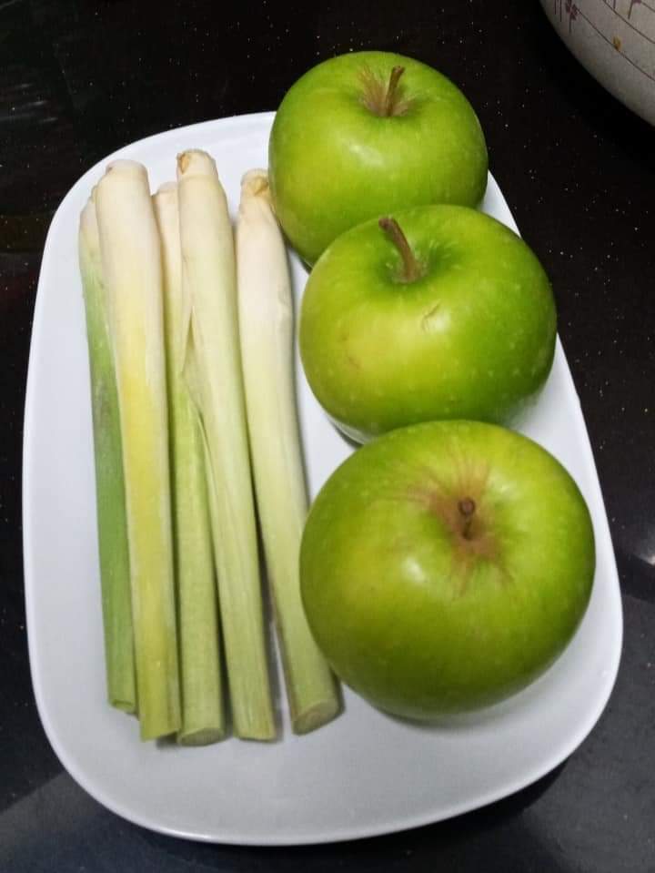 Gabungan dua bahan ini memang padu, wajib rebut 10 khasiat air rebusan epal hijau dan serai