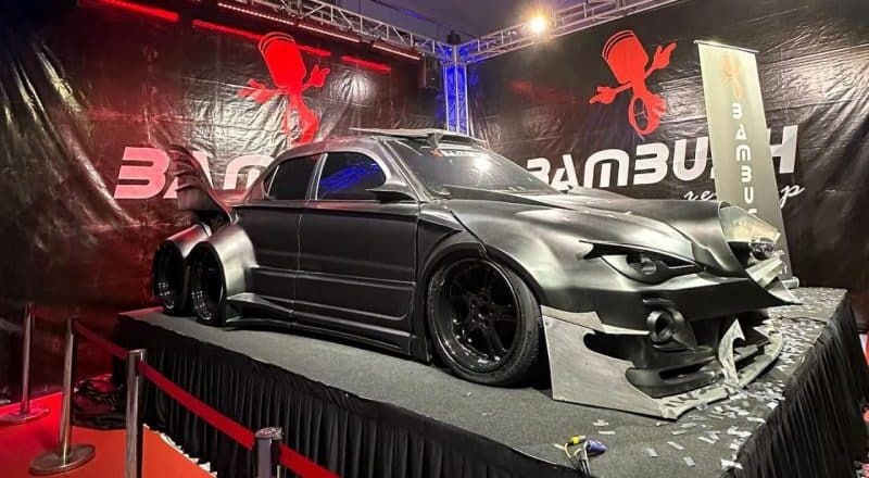 Kereta wira diubah jadi kereta Batman, kos cecah RM100,000, siap pintu hidraulik dan autopilot