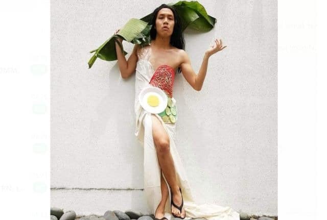 Nasi lemak dah seabad muncul dalam resepi, bermacam rupa nasi lemak, tapi nombor tiga tu 'nasi alamak'