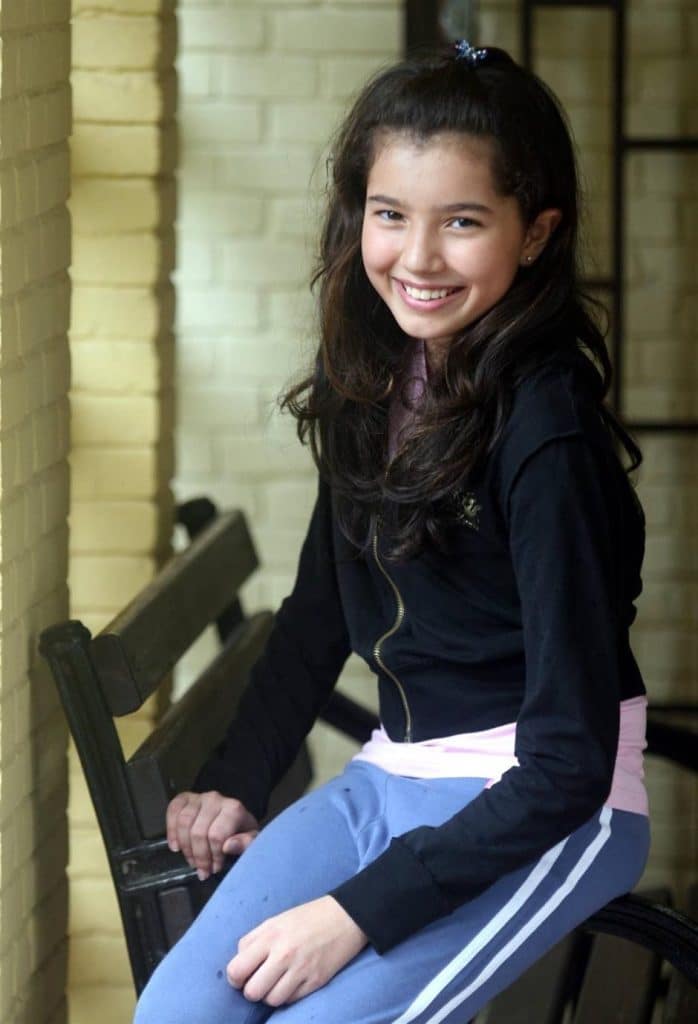 Profil pelakon cantik Amelia Henderson ramai tak tahu, rupanya pernah jadi kerabat