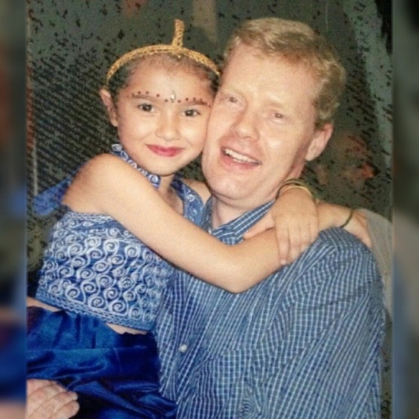 Profil pelakon cantik Amelia Henderson ramai tak tahu, rupanya pernah jadi kerabat