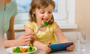 Terlalu-jaga-pemakanan-anak-sampai-dia-jadi-jakun-bila-kawan-kawan-belanja-makan-jajan 02