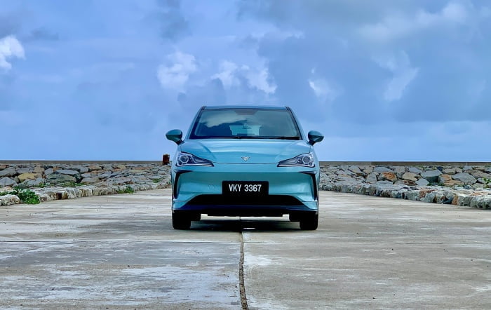 Memang betul, dah boleh pusing negeri Pantai Timur guna kereta elektrik,  ini buktinya, siap kos cas sekali