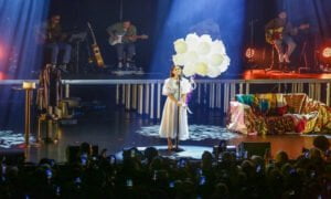 Pergi-tandas,-keluar-makan-pun-ada-yang-rakam-senyap-senyap 01