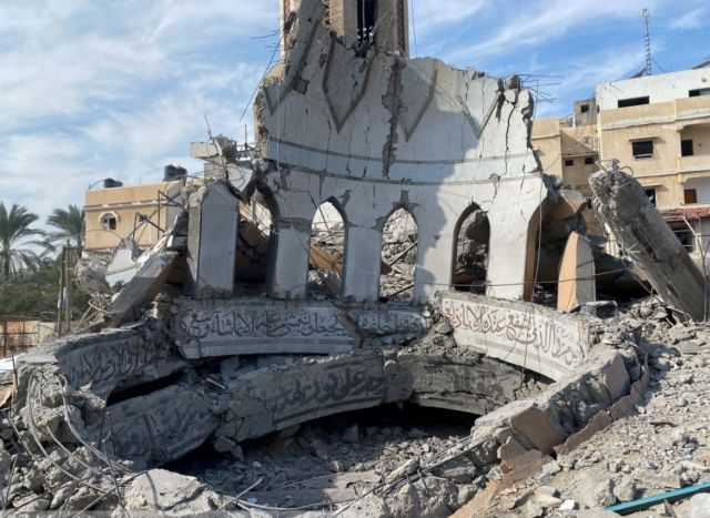 'Saya sedih sangat, ini lokasi pertama dilawati' - Ain terkejut masjid tertua di Gaza menyembah bumi 