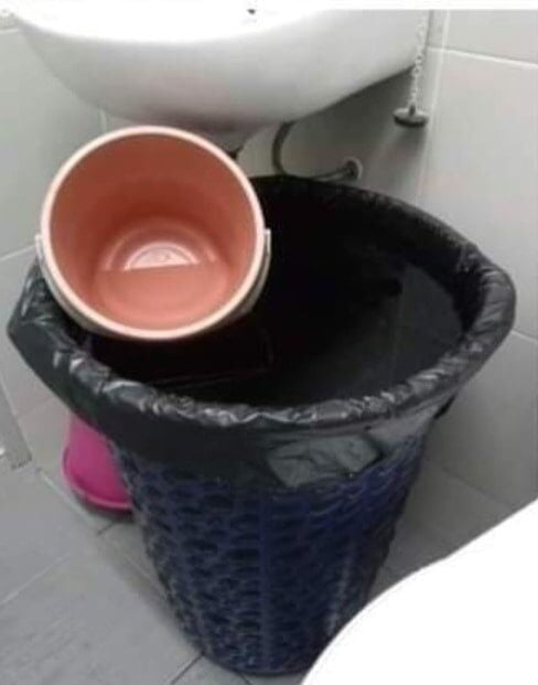 Eh, bakul baju boleh isi air? - Tips surirumah ini memang 'berfikir di dalam bakul'