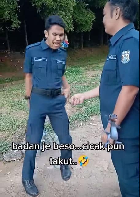 'Melawak bagi cicak ni aku tetak terus' - Reaksi geli penguatkuasa ini buat ramai terhibur