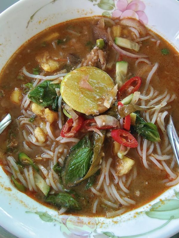 Memang renyah nak masak kuah laksa lemak, sekarang senang, guna sardin je pun boleh