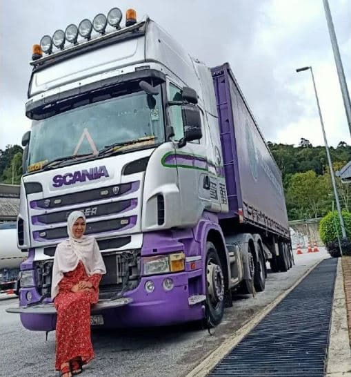 Niat mahu cari kerja halal, wanita berani ini jadi pemandu treler