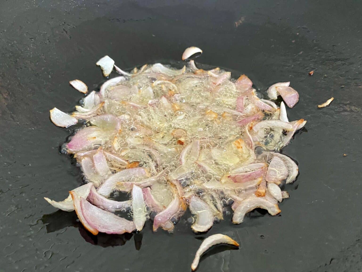 Sentuhan berbeza buat sambal sotong, lembut dan sedap sampai berebut anak beranak