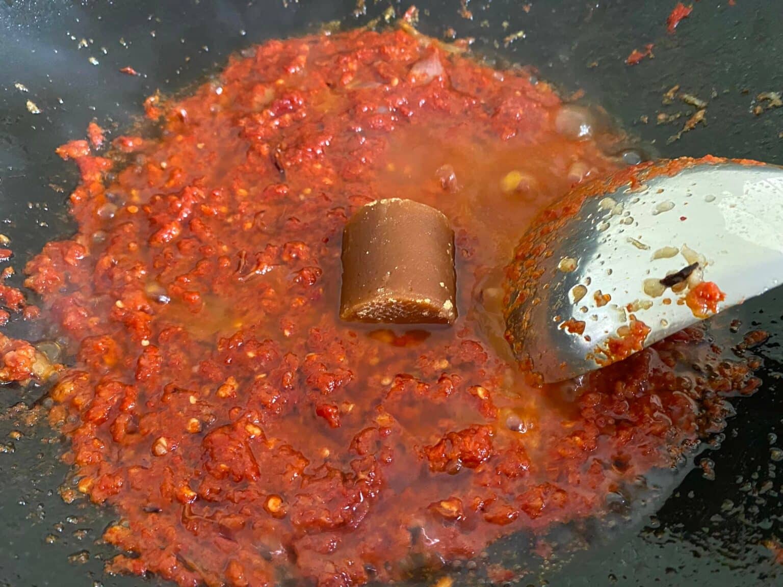 Sentuhan berbeza buat sambal sotong, lembut dan sedap sampai berebut anak beranak