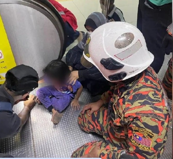 'Benda nak berlaku sepantas kilat je' - Pasal ini budak boleh trauma dengan eskalator
