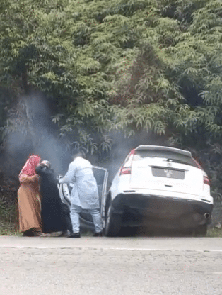 Berlari bantu mangsa kemalangan, ramai doakan jodoh pasangan pengantin prihatin ini berkekalan hingga syurga 