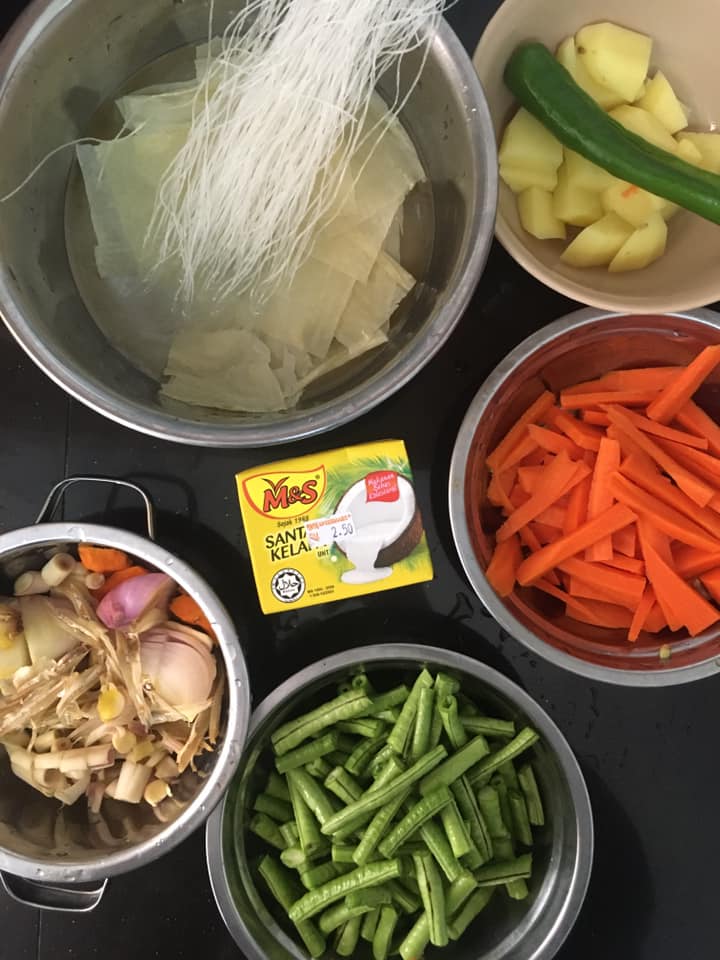 Confirm hirup sampai licin! Resipi lontong basah kuah ‘padu’ dan rasa ‘mantap’