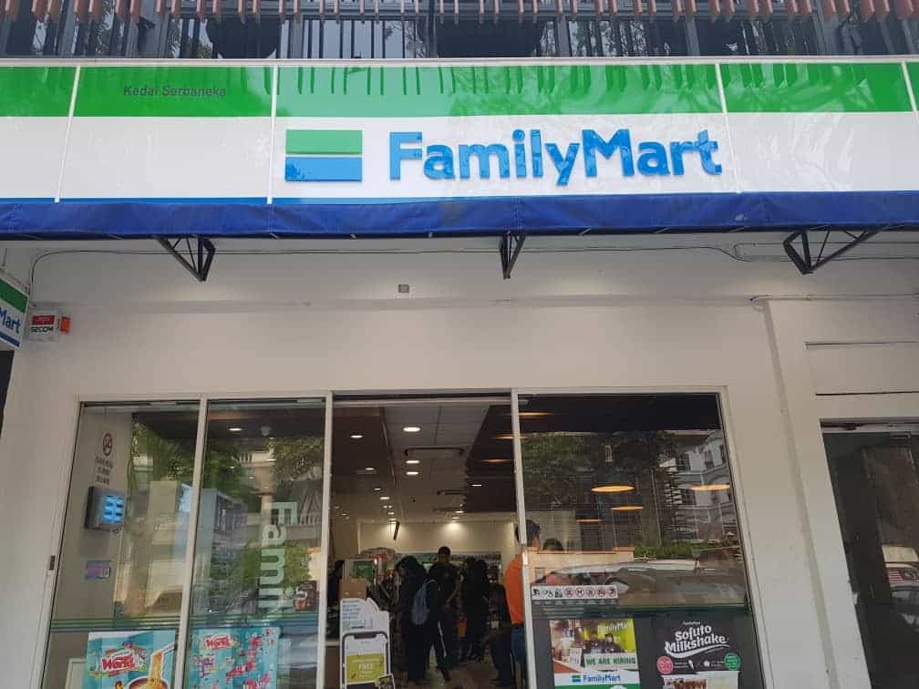 Dikatakan sokong zionis, netizen kini boikot Family Mart