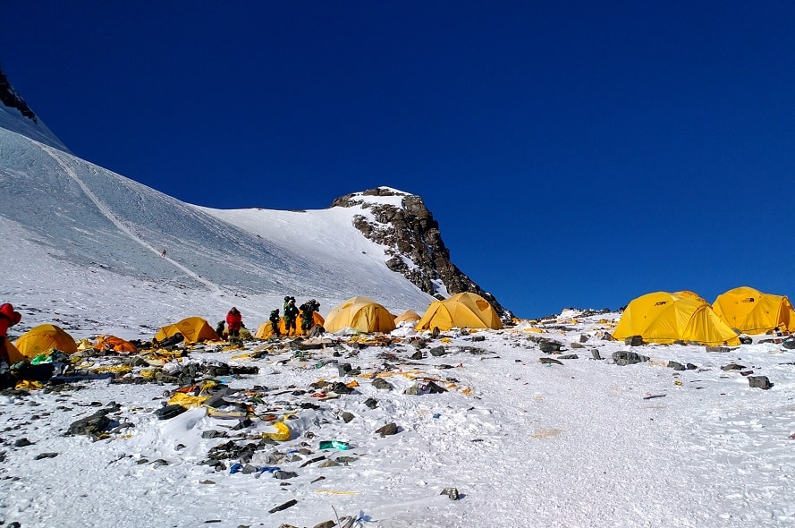 Puncak Gunung Everest jadi 'tong sampah' tertinggi di dunia