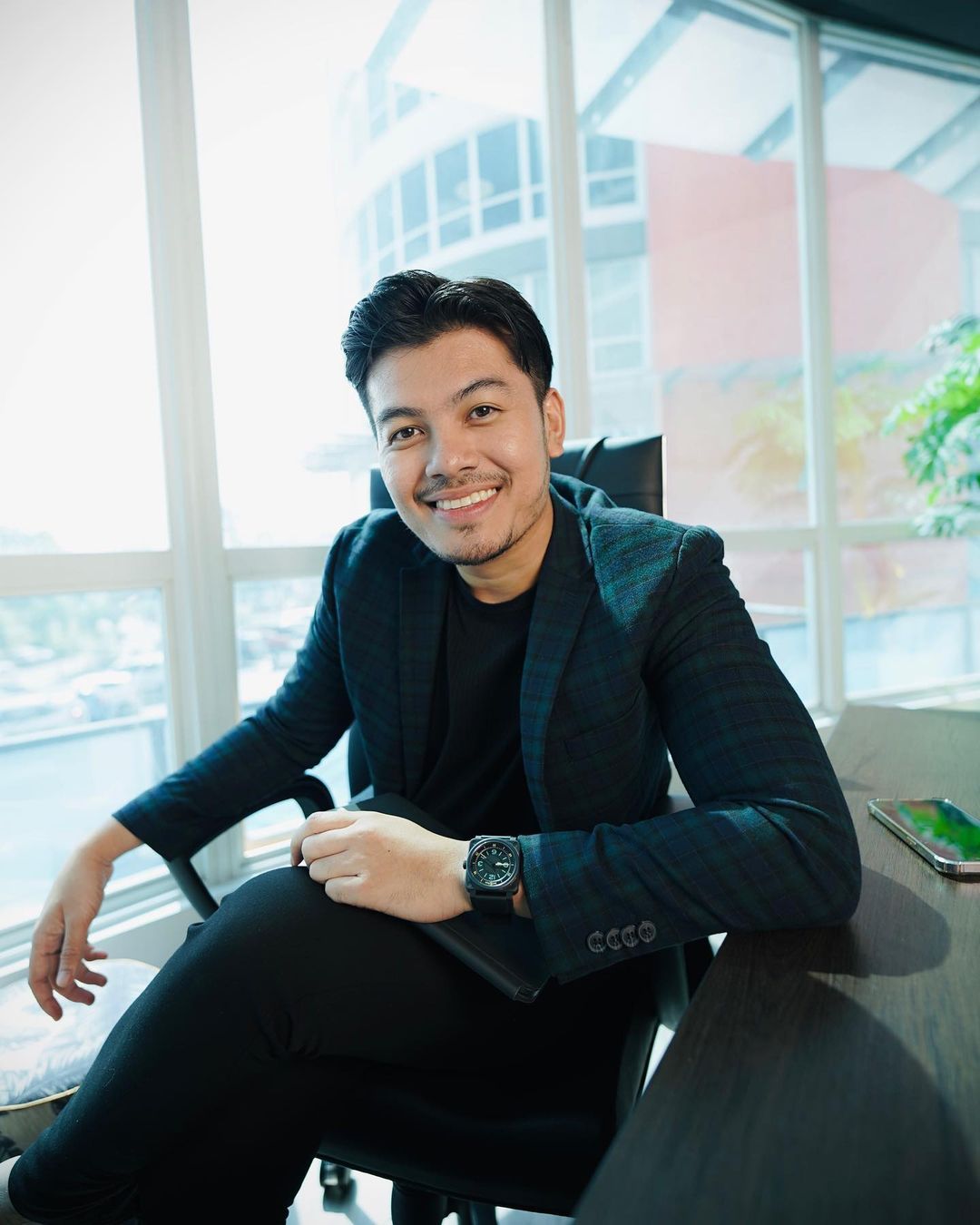 Selalu dikelilingi wanita, Hafiz Mahamad ingatkan isteri sentiasa check handphone