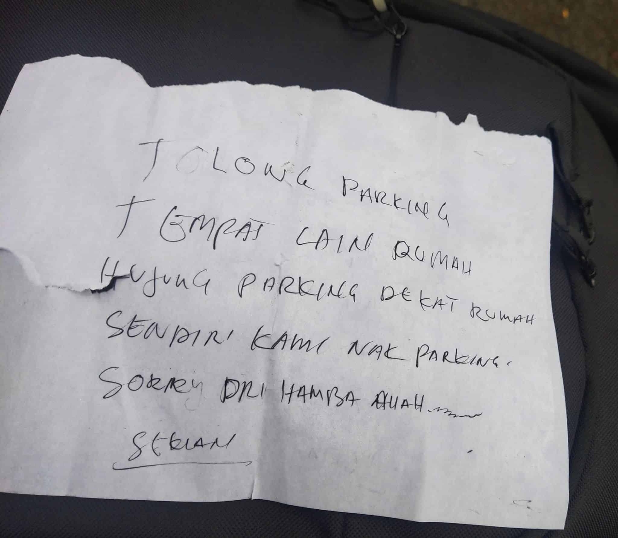 'Tolong parking tempat lain' - Rupanya dah jadi trend orang flat bagi nota berebut tempat letak kereta 