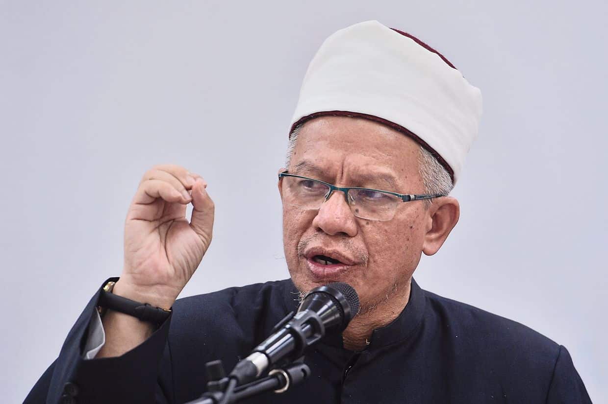 Boleh jatuh haram jika bahayakan diri untuk cium hajar aswad, Dr Zulkifli tegur Hafiz Mahamad