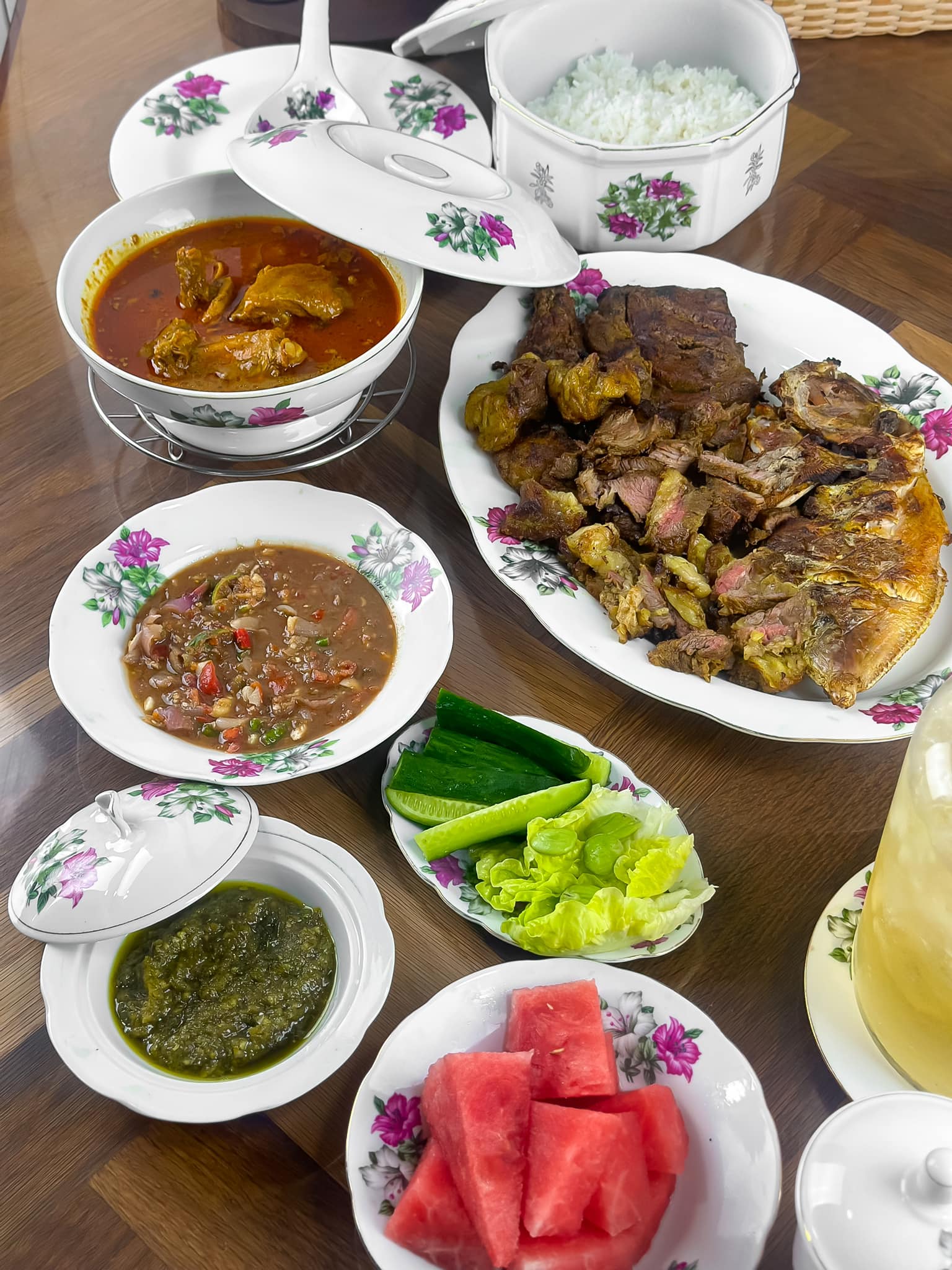 'Isteri tak nak sarapan sebab simpan perut...', lelaki ini kongsi menu istimewa guna pinggan bunga kangkung 'lejen'