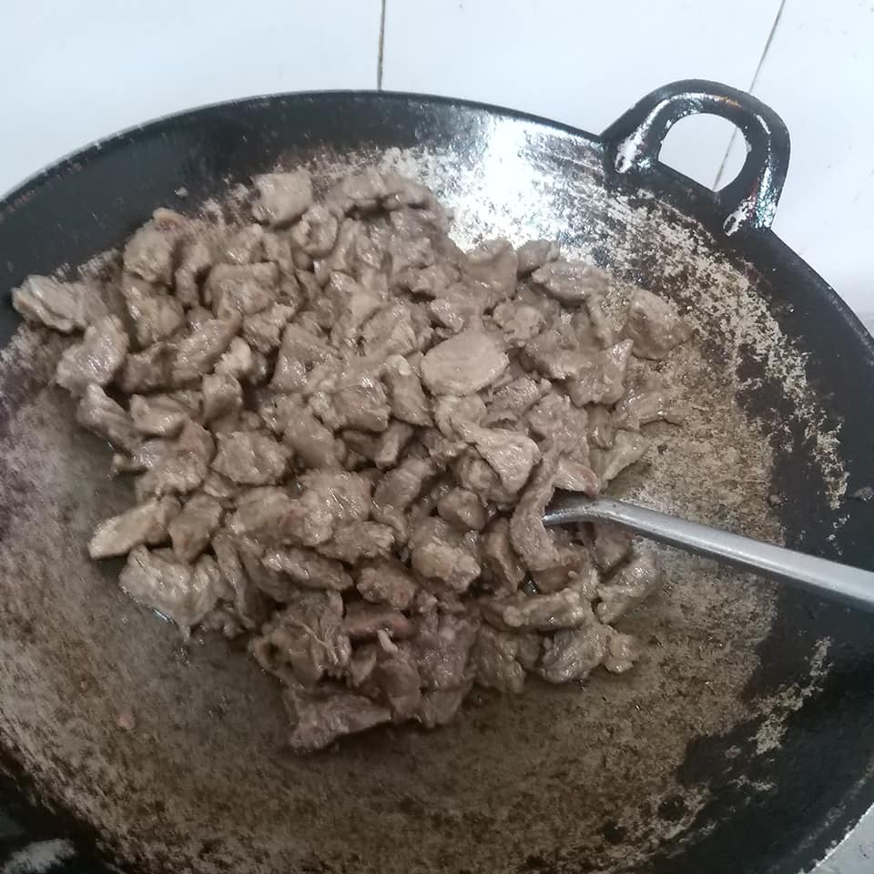 Pastikan ada satu bahan 'rahsia' ini di rumah untuk lembutkan daging yang beku