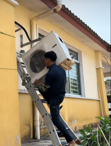 Tak ramai simpati malah mengundang maki, banyak sebab pemuda kalih compressor aircond ini kena kecam