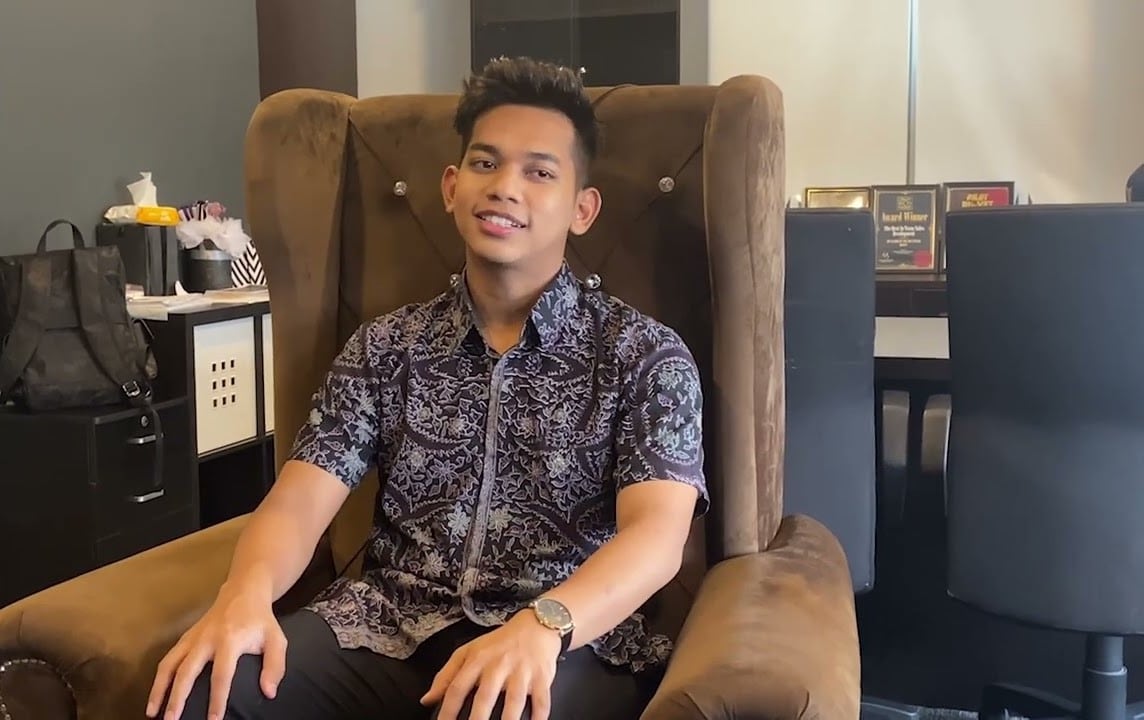 Budak lain tengok kartun dalam YouTube, dia layan kisah hidup jutawan dan bilionaire