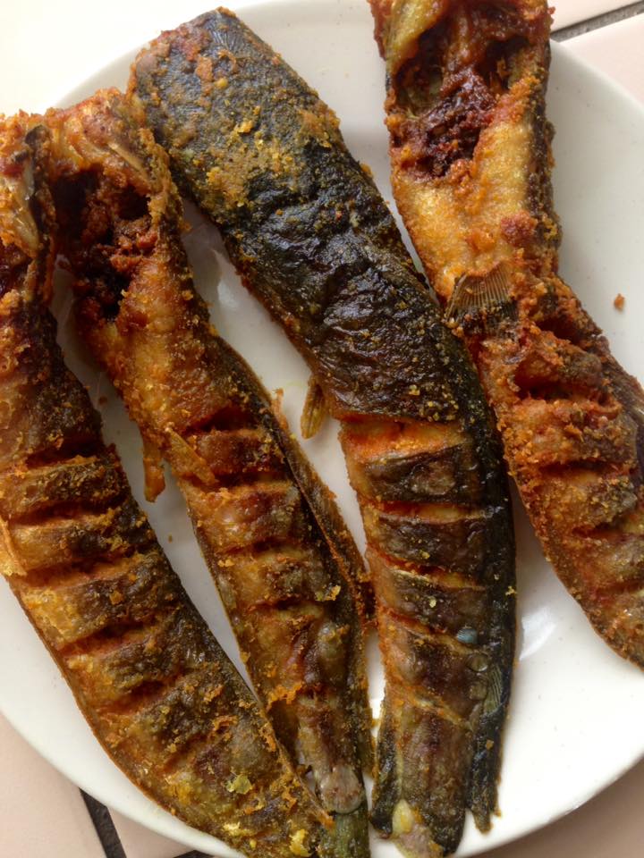 Teknik masak ikan keli goreng 'confirm' tak meletup, letak satu bahan ini