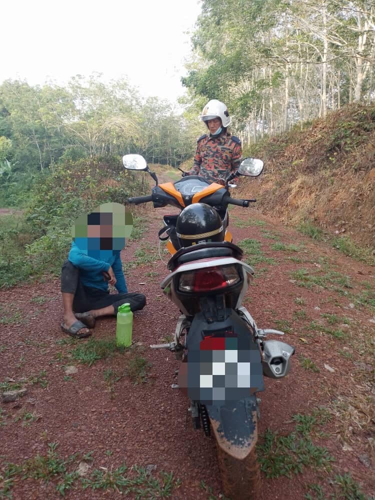 Waze punya pasal, lelaki sesat 6 jam dalam felda di Kedah, menangis kebingungan