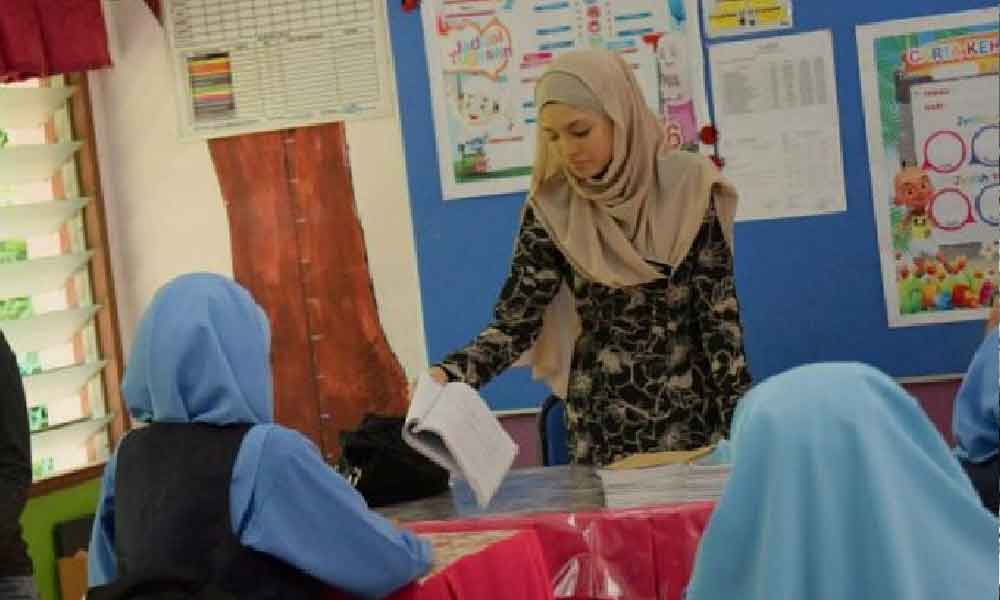 5 sisi gelap cikgu-cikgu di Malaysia yang murid takut nak 'spill'