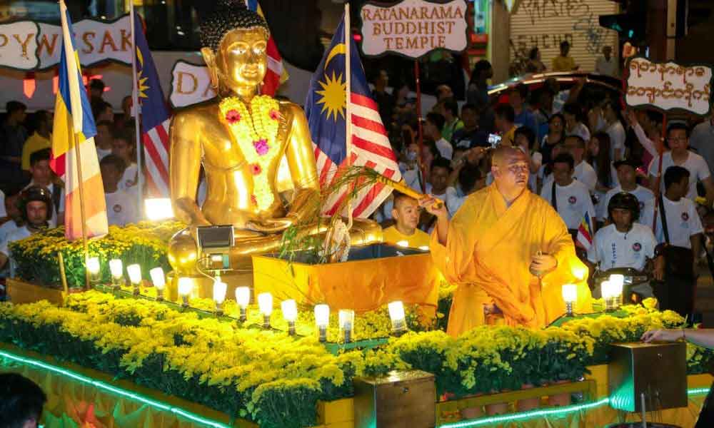 Cuti hari wesak? Ini asal usul hari wesak ramai tak tahu