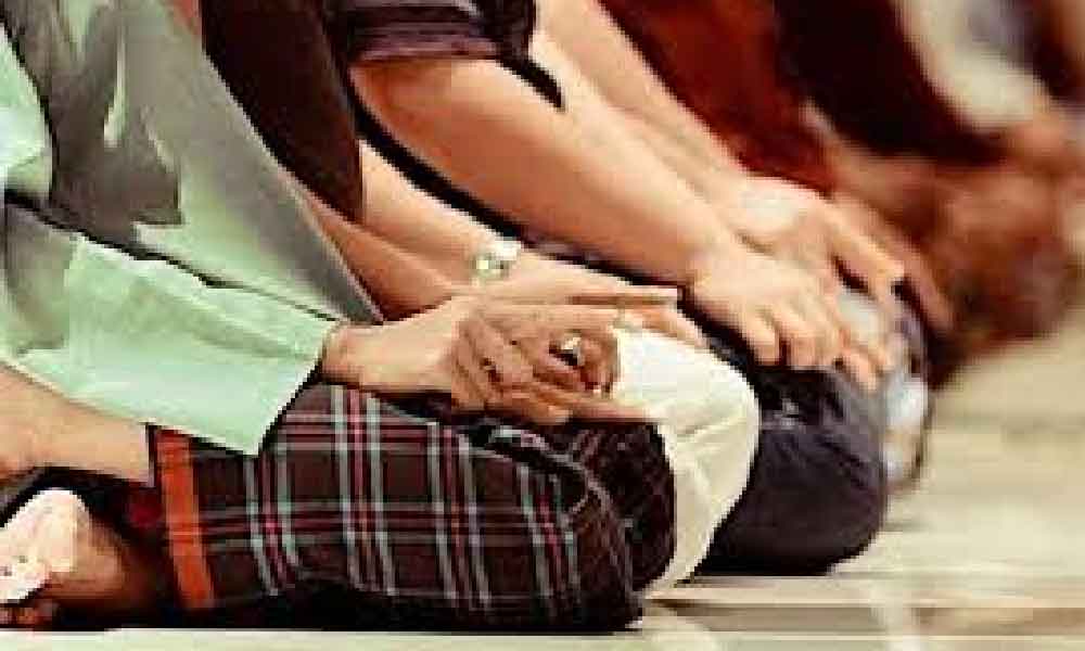 Pakai kain pelikat ketat boleh buat batal solat ini pendapat Mufti